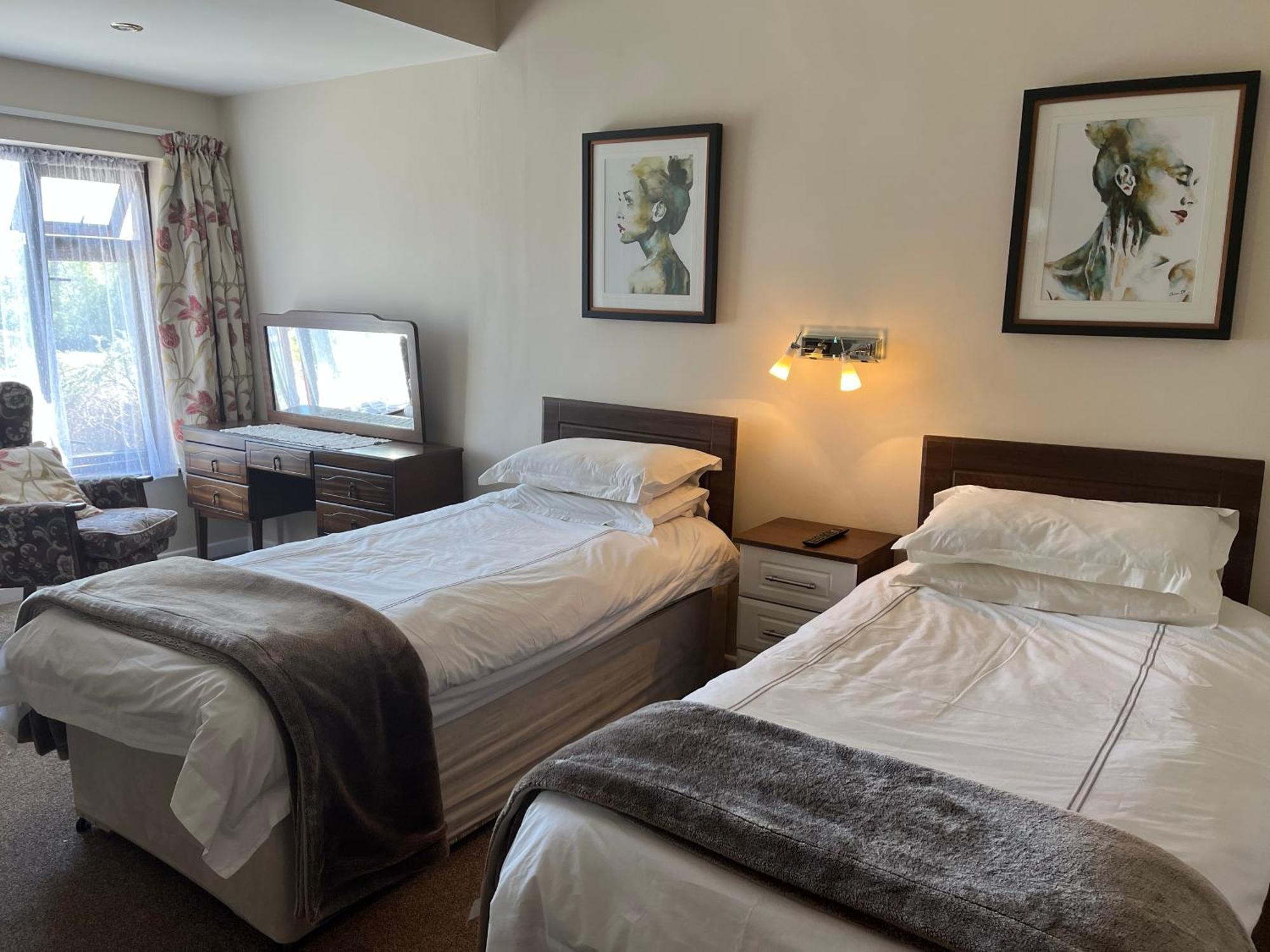 Palmgrove Bed & Breakfast Листоуел Екстериор снимка